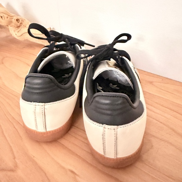 Adidas Samba Cream and Black Sneakers - Picture 3 of 16
